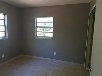 1222 Dewey Avenue - 10 — Photo 3