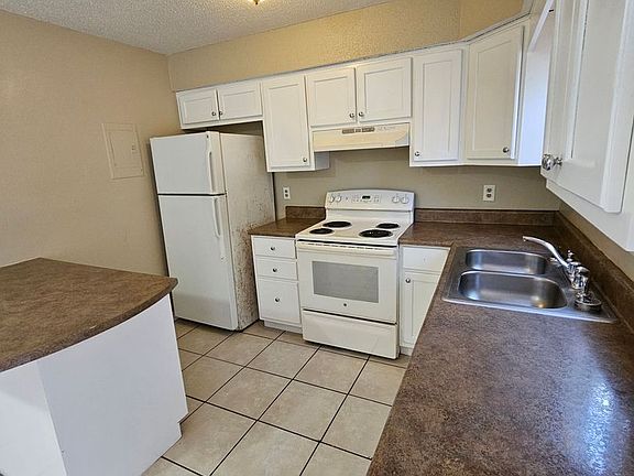 3rd image of 2515 Beech St APT C