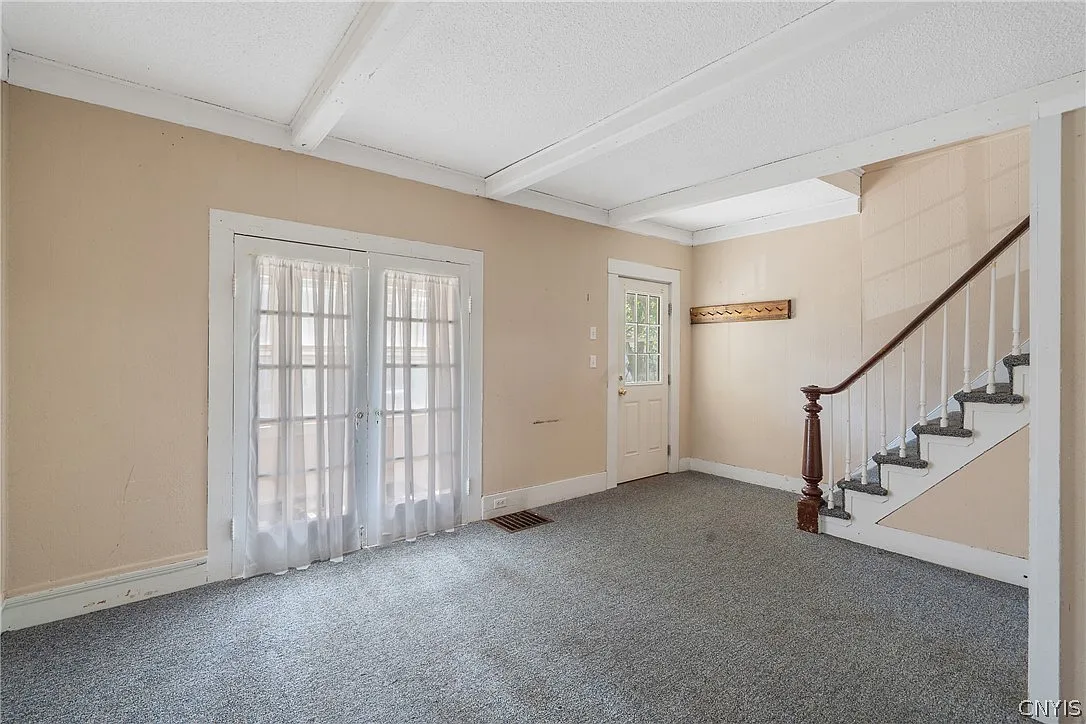 3 bed, 2.0 bath, 1134 sqft, $1,800 — Photo 2
