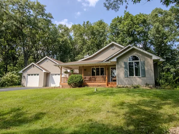 5201 Hickory Ter, Lowell, IN 46356