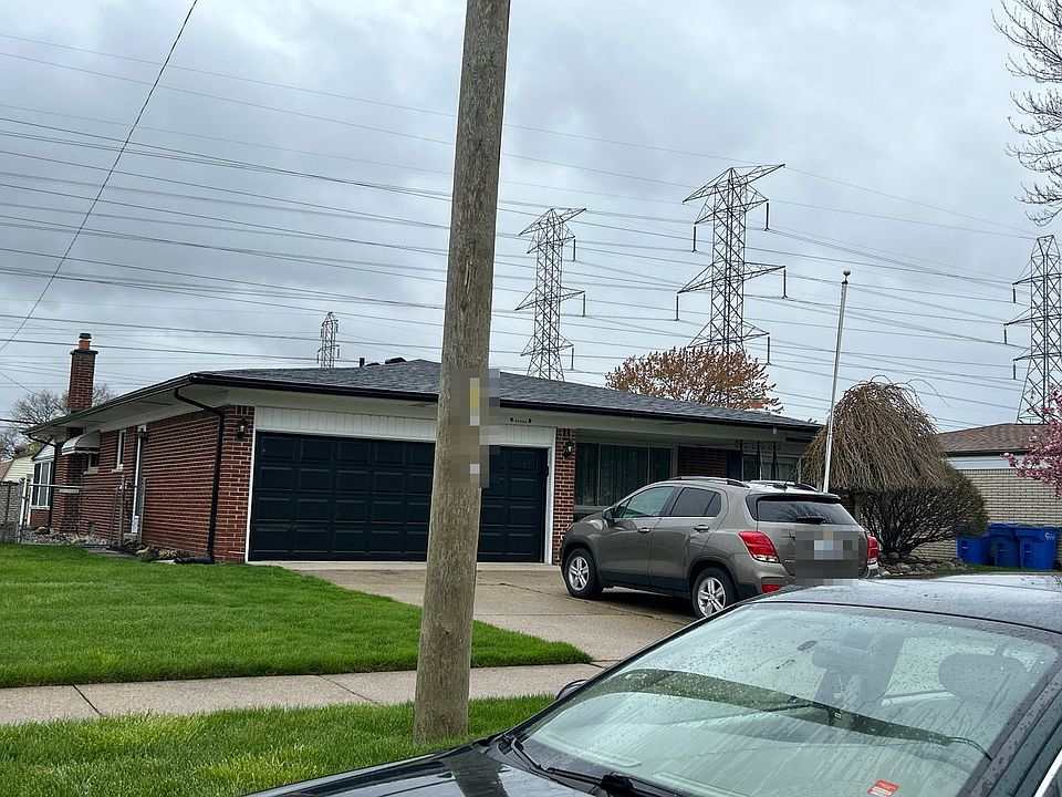 2nd image of 27223 Newport Dr