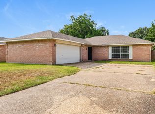 8514 Forest Point Dr, Humble, TX 77338