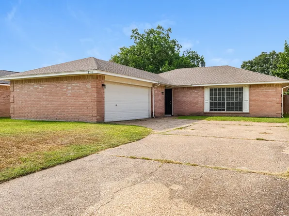 8514 Forest Point Dr, Humble, TX 77338