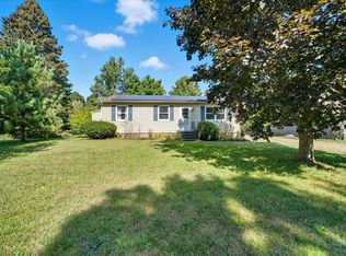 89 Russell Cir, Milton, VT 05468
