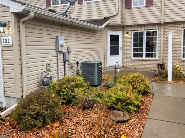 202 E Orchard St, Belle Plaine, MN 56011