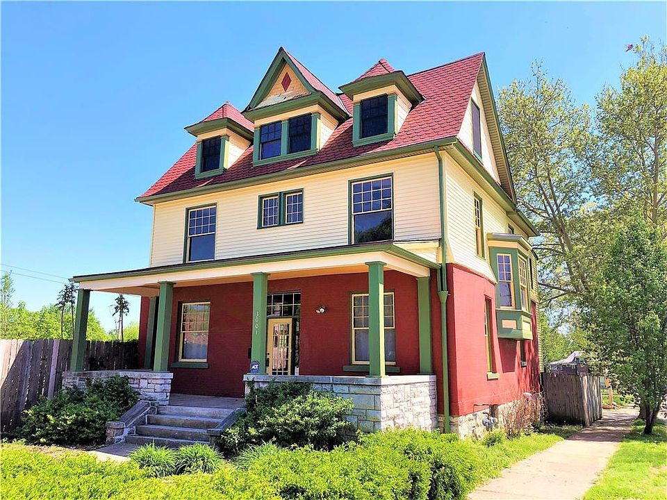 1st image of 3001 E 9th St