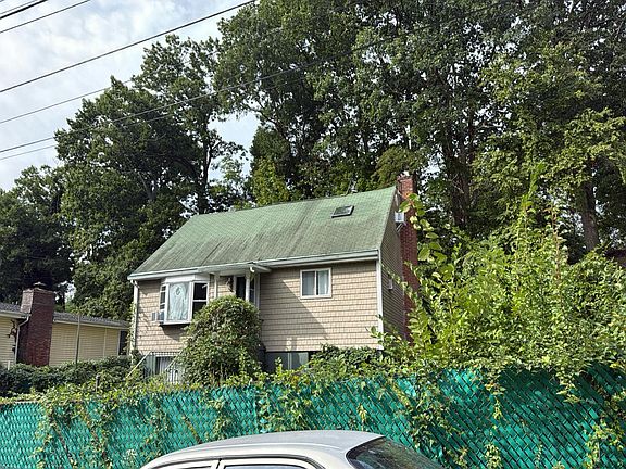 2nd image of 258 County Center Rd