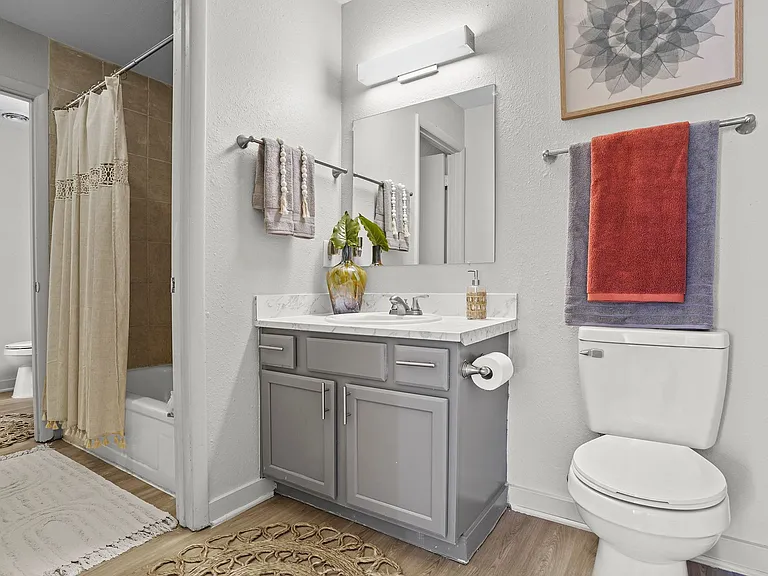Regency Point Luxury Apartments — Photo 64