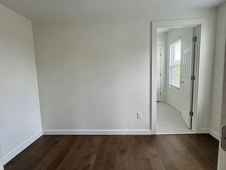 510 Winfield St — Photo 29