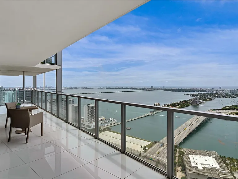 1100 Biscayne Blvd #5203 — Photo 43