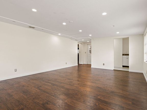 4th image of 5803 Fernhill Dr