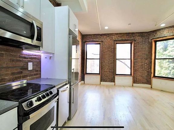 2nd image of 50 Hamilton Pl #4A