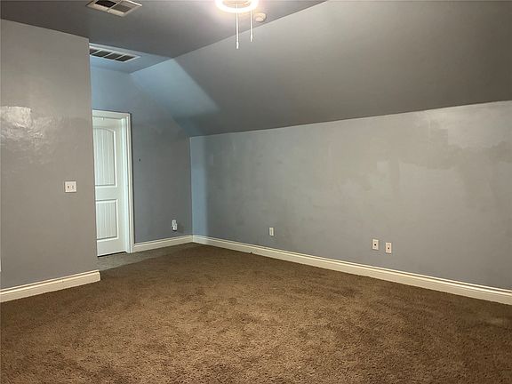 4th image of 3700 Presidio Cir