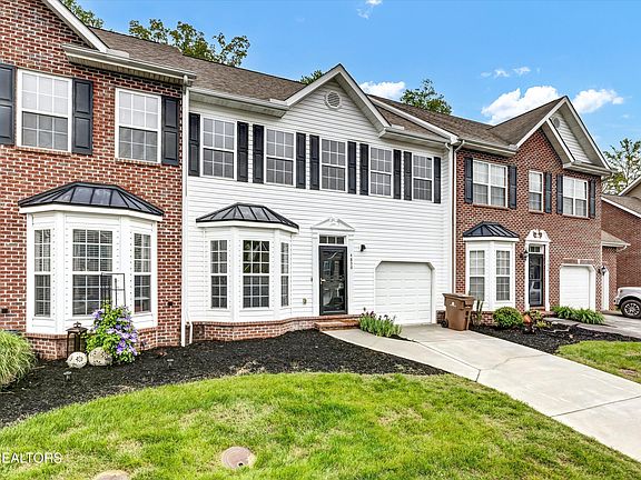 2nd image of 4830 Briar Rock Ln