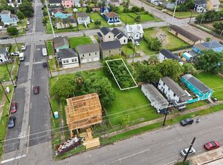 3909 Winnie Rear St, Galveston, TX 77550