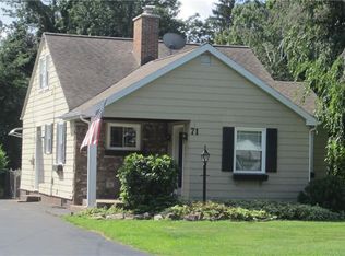 71 Holmes Rd, Rochester, NY 14626