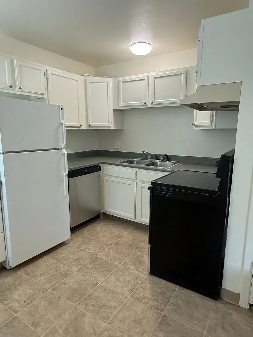 2 Bed in Old Town Lafayette — Photo 2