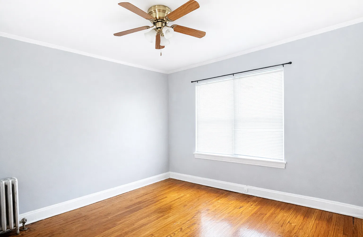 813 University Ave SE — Photo 1