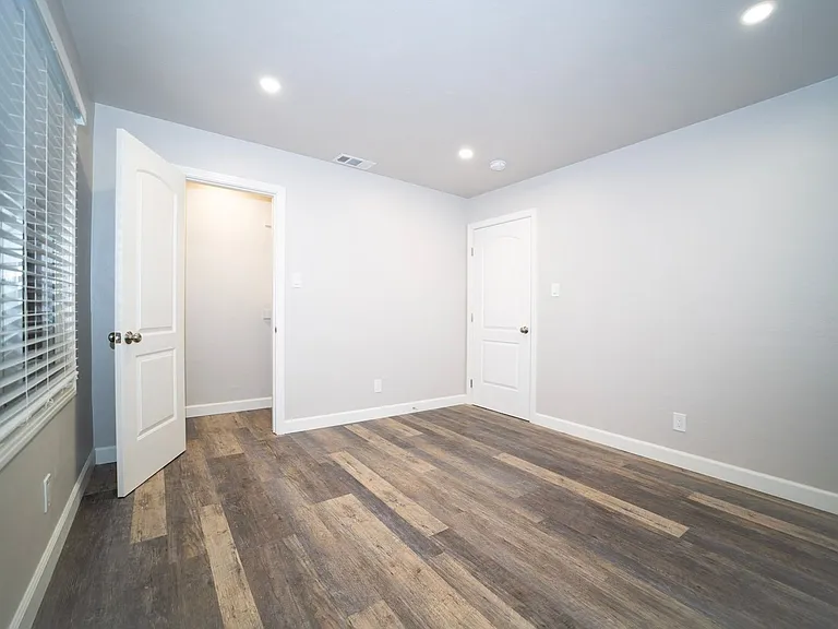 3256 Strevel Way — Photo 9