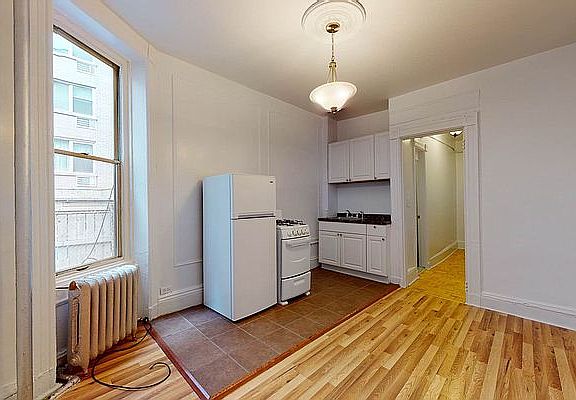 4th image of 158 W 15th St APT 2A