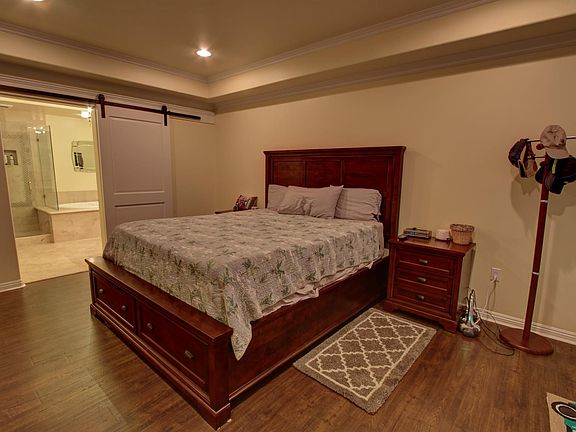 5th image of 401 Bernard St Unit 206