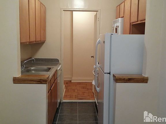 5th image of 8319 141st St APT 226