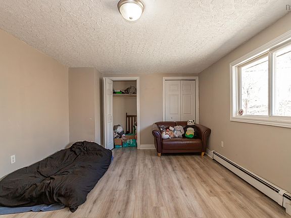 5th image of 425 Canaan Ave #423