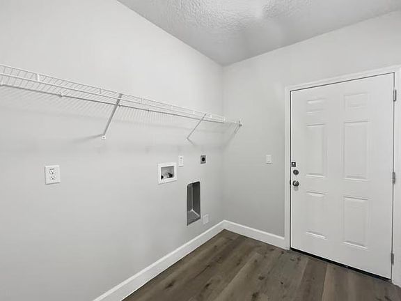 4th image of 3784 Summer Haven Ln