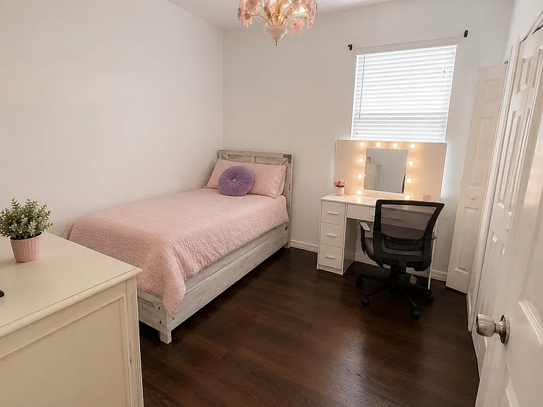 325 Highland Meadows St — Photo 9