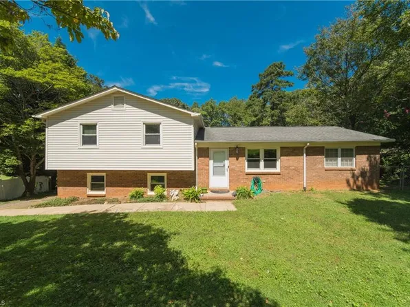 1827 Bantry Trl, Kernersville, NC 27284