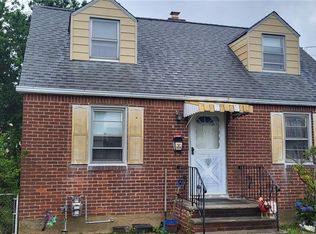 375 Beebe Rd, Mineola, NY 11501