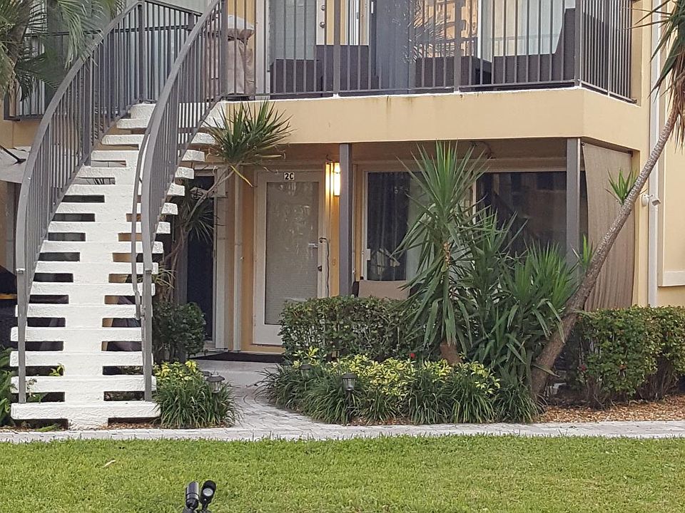 1st image of 2901 NE 33rd Ave
