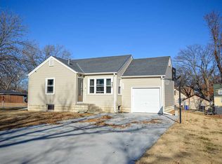 440 W Walnut St, Junction City, KS 66441