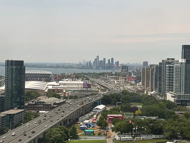 170 Fort York Blvd #2713 — Photo 10