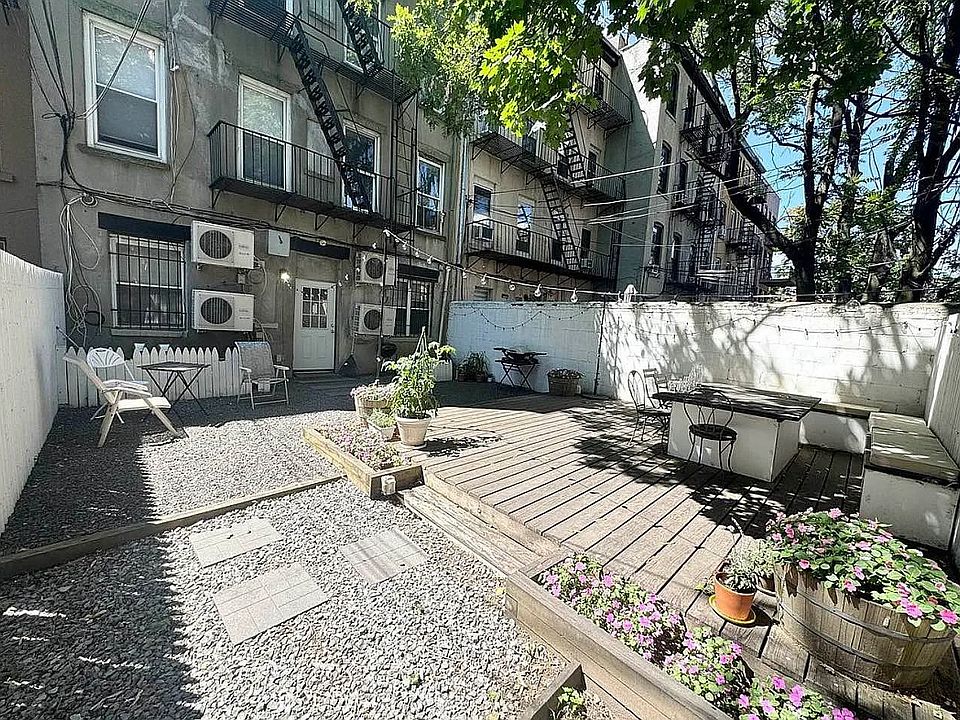 1st image of 483 Hicks St APT 2