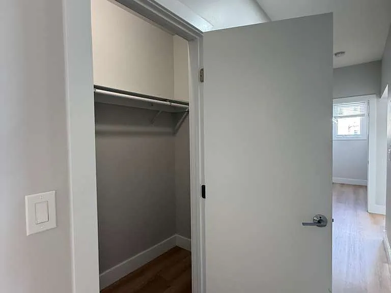2942 Franklin St #14 — Photo 9