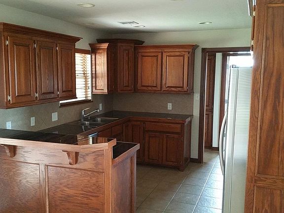 5th image of 159 NE Deerfield Dr