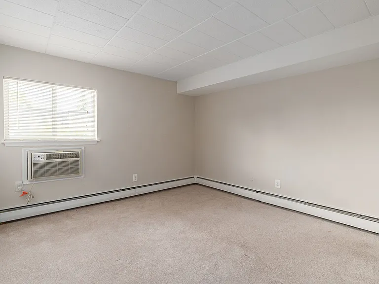 Ridgeview Apartments — Photo 14