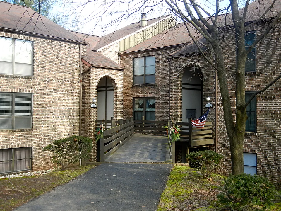 outside of 10B Fairway Road