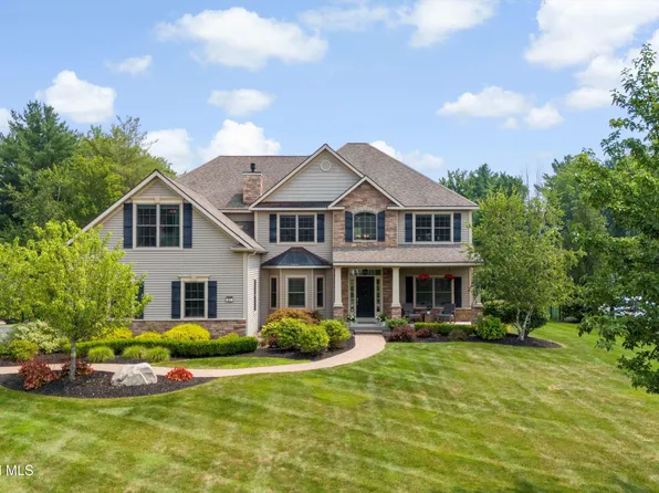 57 Tipperary Way, Ballston Lake, NY 12019