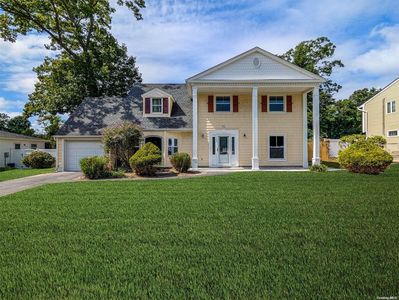 30 Mount Rainier Avenue, Farmingville, NY, 11738
