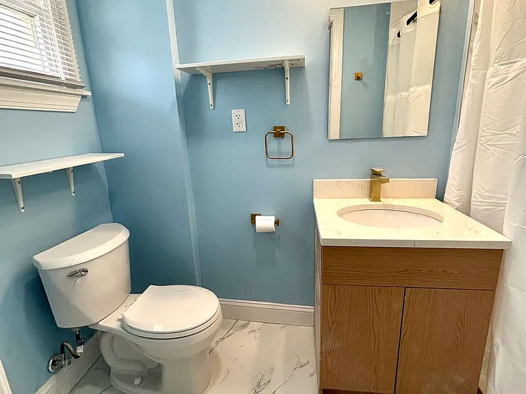 51 Franklin Ave #A — Photo 5