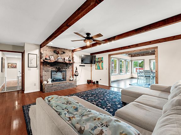 3rd image of 2704 W Sharon Drive