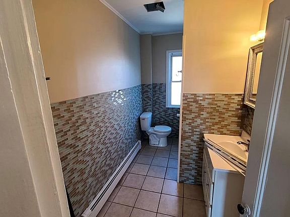4th image of 128 Lynnfield St #3