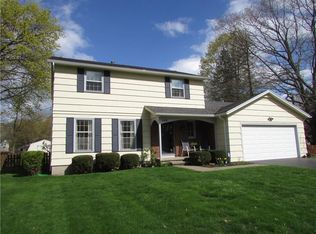 168 Willowbend Dr, Penfield, NY 14526