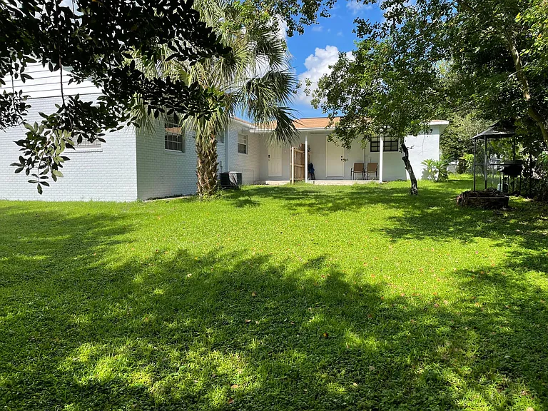 2109 W Cordelia St — Photo 8