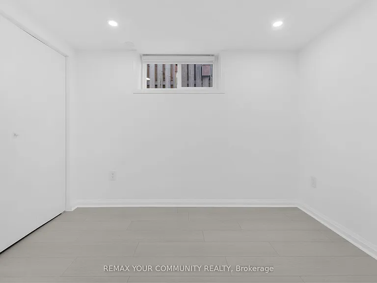 39 Veerland Dr #BASEMENT — Photo 21