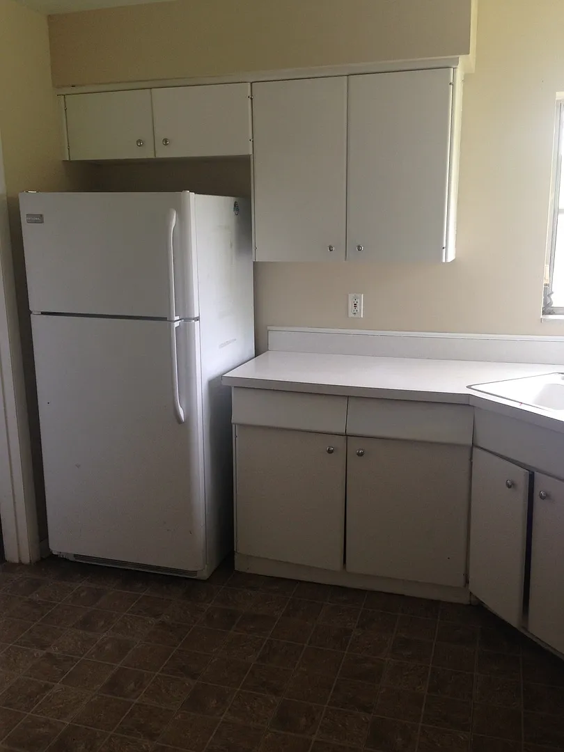 3 Bed 2 Bath Home | Pet Friendly | Washer Dryer Hook Ups | Section 8 Welcome — Photo 3