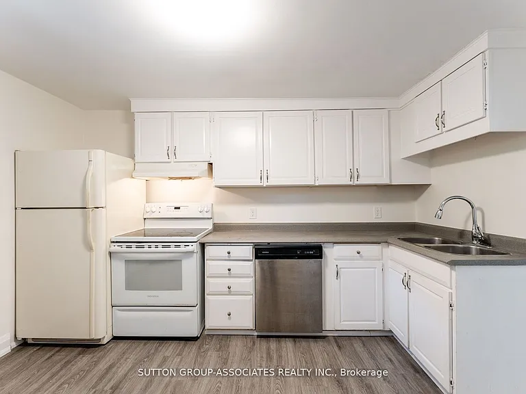 1610 Dundas St W #2 — Photo 6