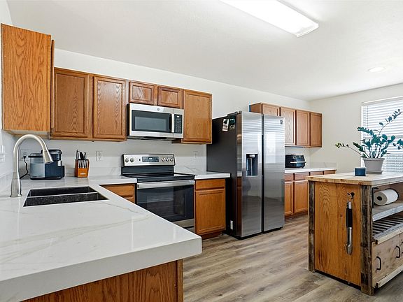 2nd image of 1701 Creek Bend Ln